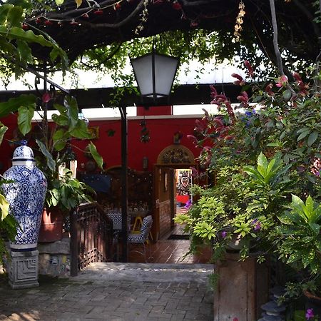 Casa De Las Flores Bed & Breakfast Tlaquepaque Exterior photo