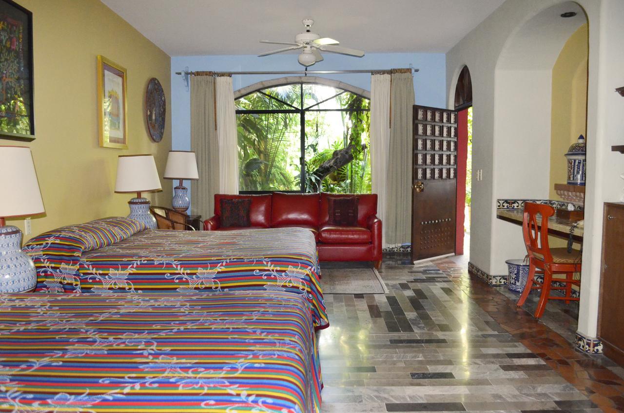 Casa De Las Flores Bed & Breakfast Tlaquepaque Exterior photo